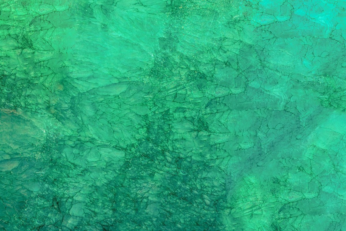 Eau vert turquoise très claire vue d'en haut